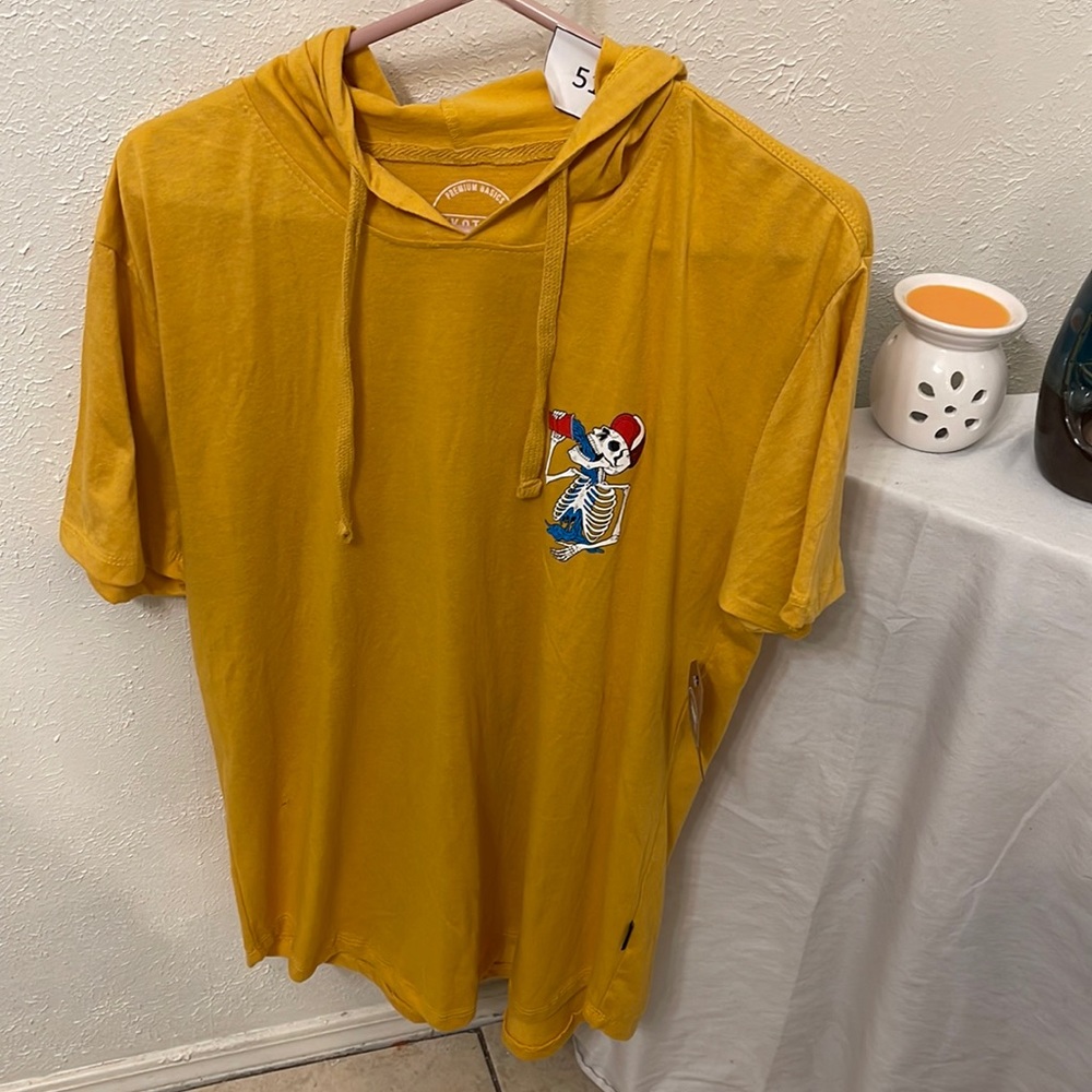 Dikotomy Mens Size XL Hoodie T-Shirt Short Sleeve Gold Drunk Bad Decisions NWT U